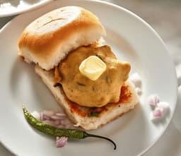 Butter Vada Pav