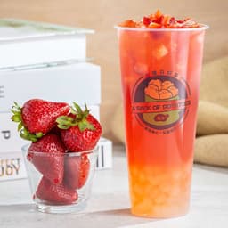 D10. Fresh Strawberry Passion Fruit Tea With Agar Jelly