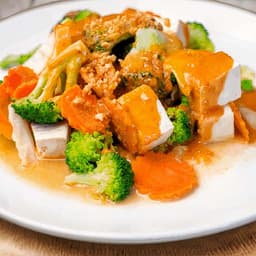 Vegetable & Tofu Peanut Sauce