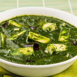 Saag Paneer (Free Naan)