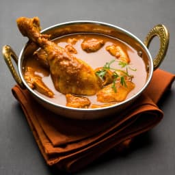 Kadai Chicken (Free Naan)