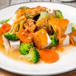 Vegetable & Tofu Peanut Sauce