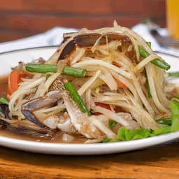 Papaya Salad Raw Crab*