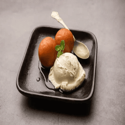 Gulab Jamoon With Vanilla Ice Cream