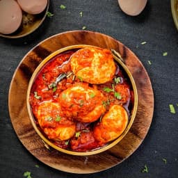 Rayalaseema Egg Curry (Free Naan)