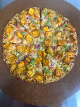 Chili Paneer Pizza Cauliflower Crust 12"