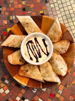 Crostini With Burrata (V)